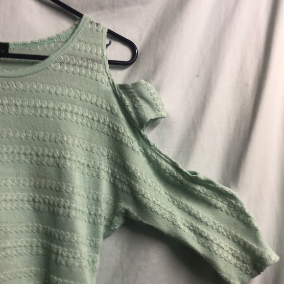 Mint green batwing sleeves with peekaboo cut outs small juniors - Picture 4 of 10